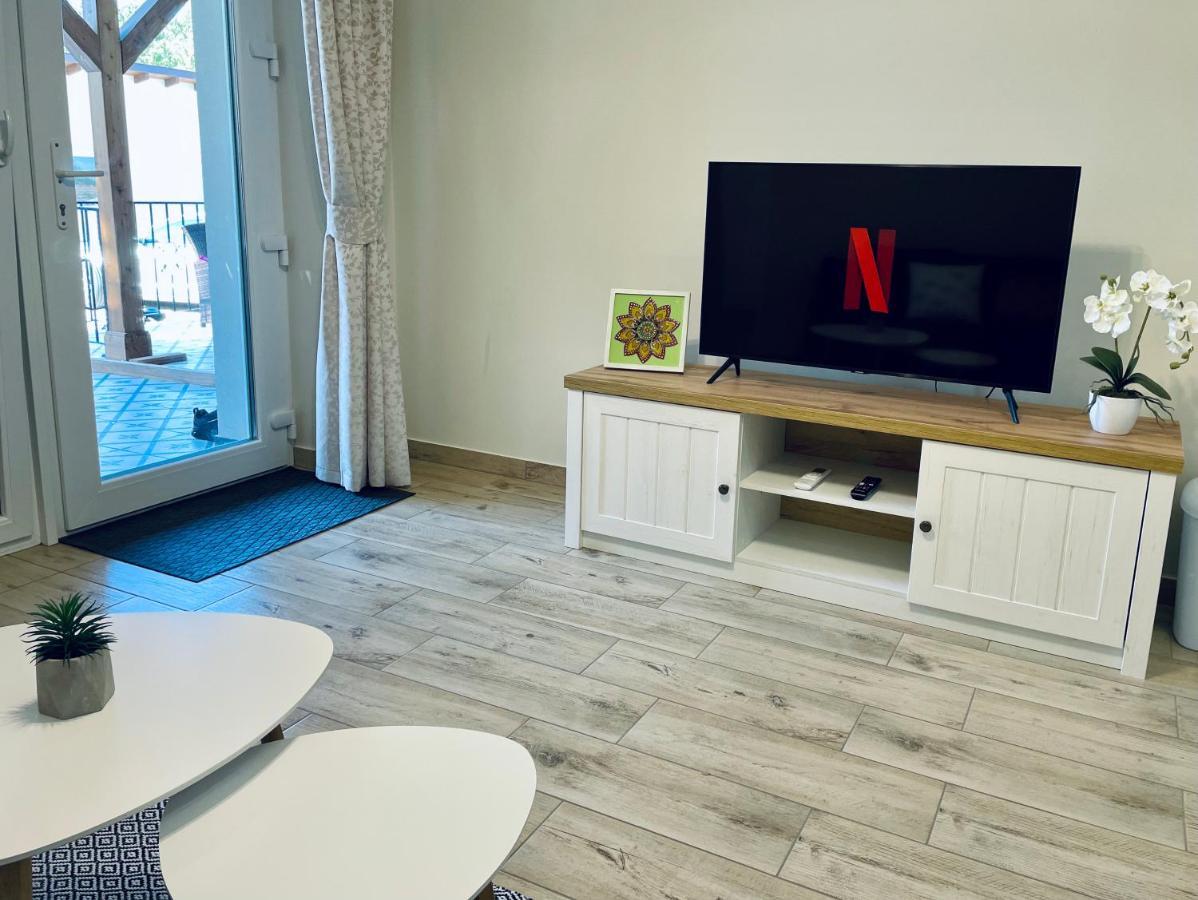 Vörösmarty apartman Makó Exteriör bild